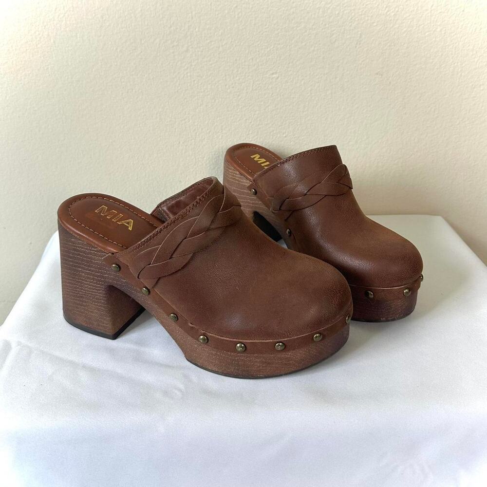 MIA Ravine Platform Clogs Size 7 Brown Studded Braided Faux Leather Chunky